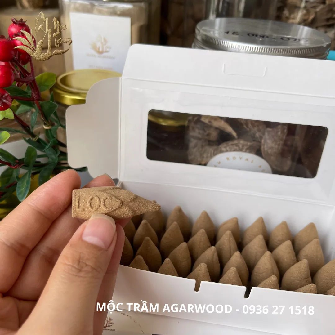 [Premium] Natural Agarwood Incense Cones – Backflow Waterfall Incense (32 Cones Box, Vietnamese Agarwood)